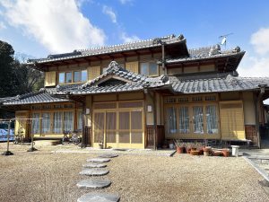甲賀市信楽町で断熱リフォームを開始します。昔の寒いお家が高断熱のお家へ