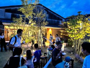 mori no studioで流しそうめん、夜の雰囲気